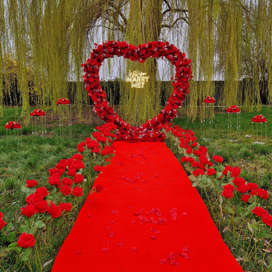 🌹California : Arche en cœur à fleurs blanches ou rouges avec panneau LED et chemin de roses