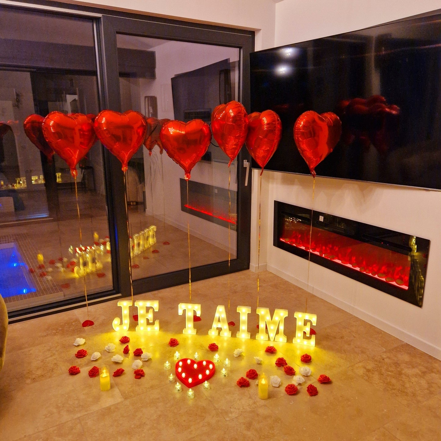 💘 La Déclaration : Mise en scène romantique personnalisable pour lui déclarer votre flamme
