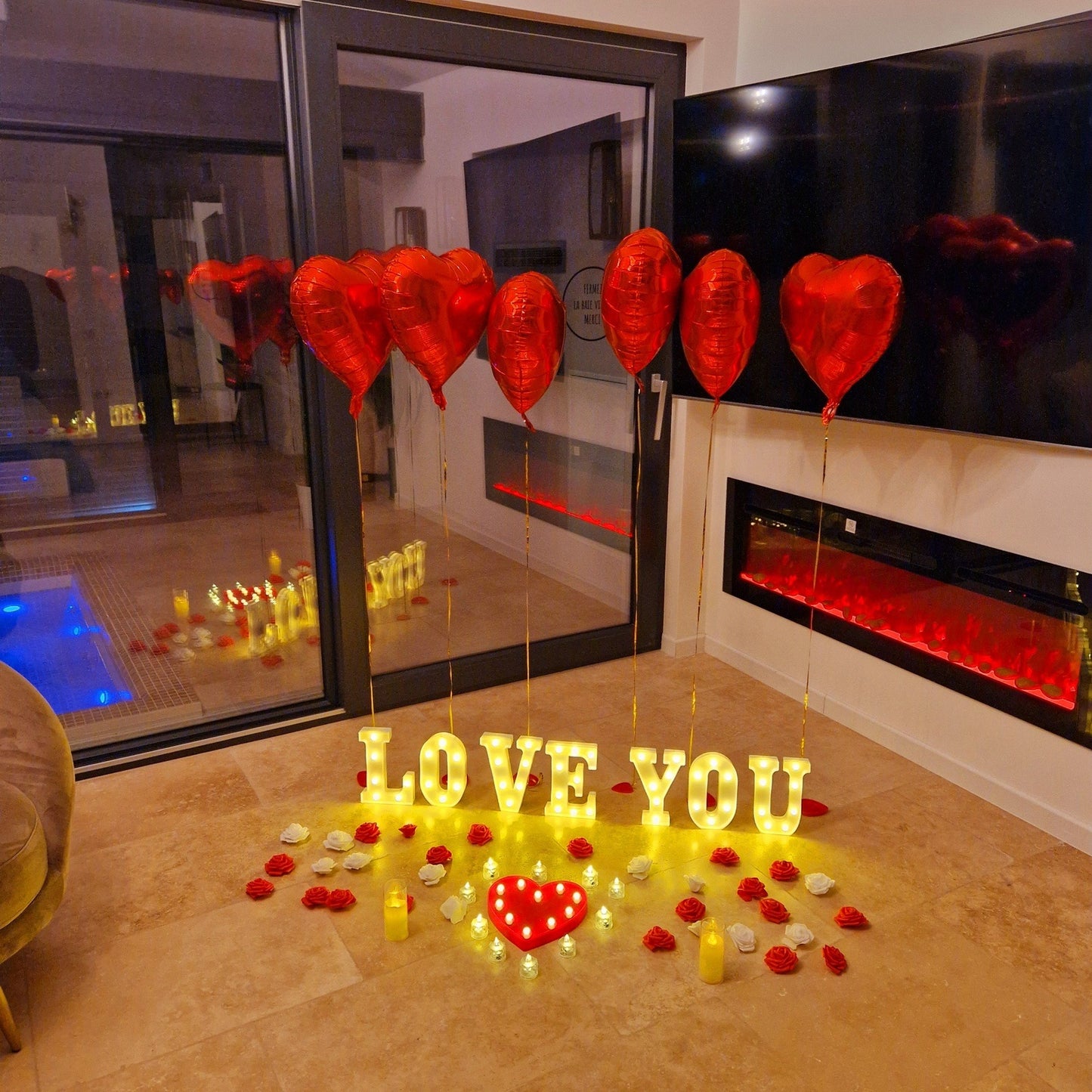 💘 La Déclaration : Mise en scène romantique personnalisable pour lui déclarer votre flamme