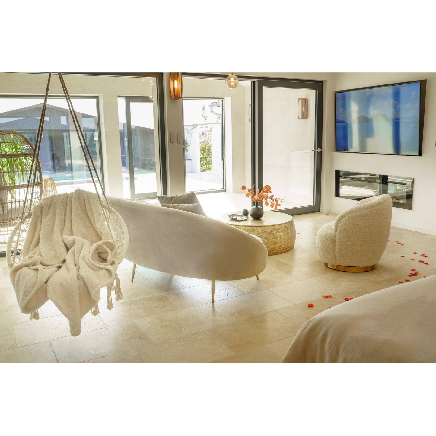 🛁🫧 Mise en scène romantique dans un loft privatif avec jacuzzi, sauna et hammam
