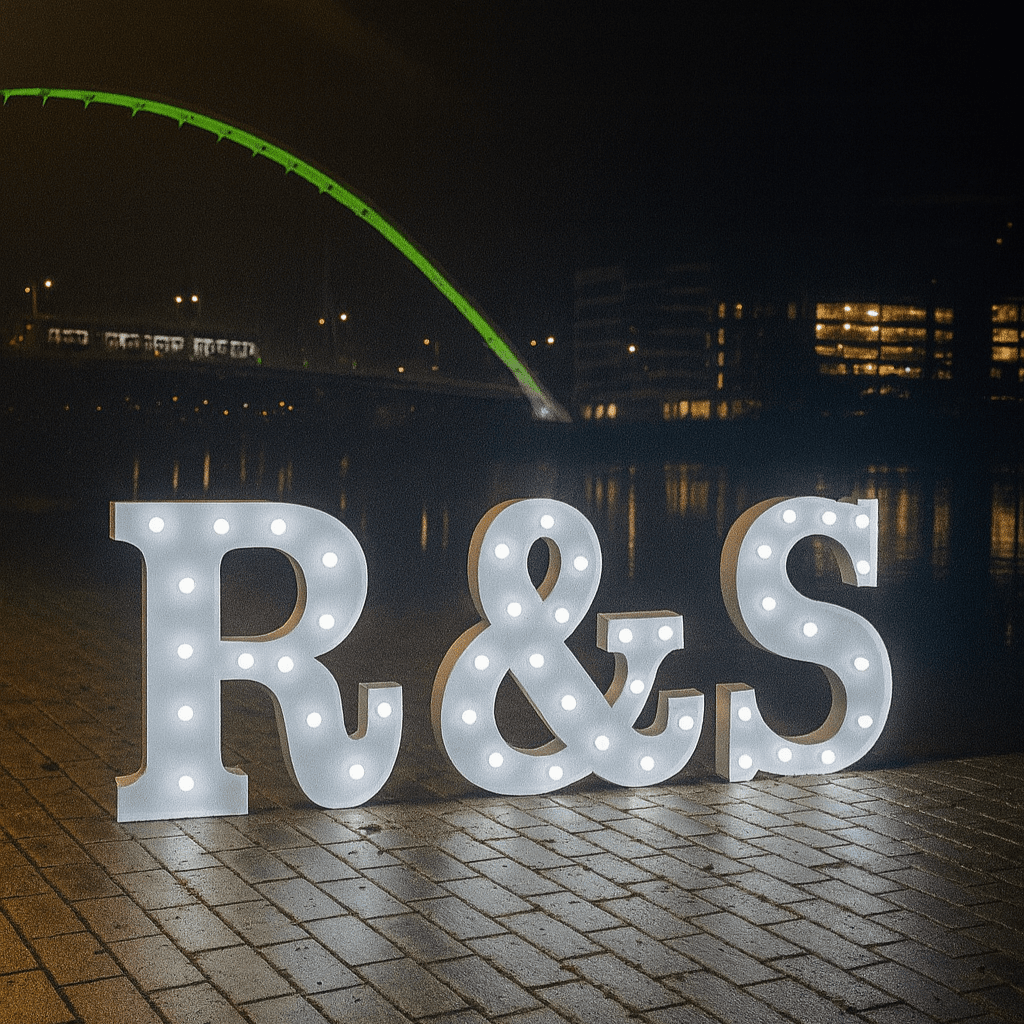 Pack : initiales lettres géantes de 1m20 en LEDs RGB couleurs au choix