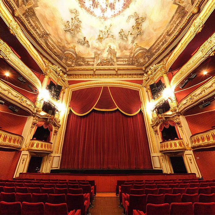 🎭 Rendez-vous romantique dans les coulisses de l'Opéra National du Rhin