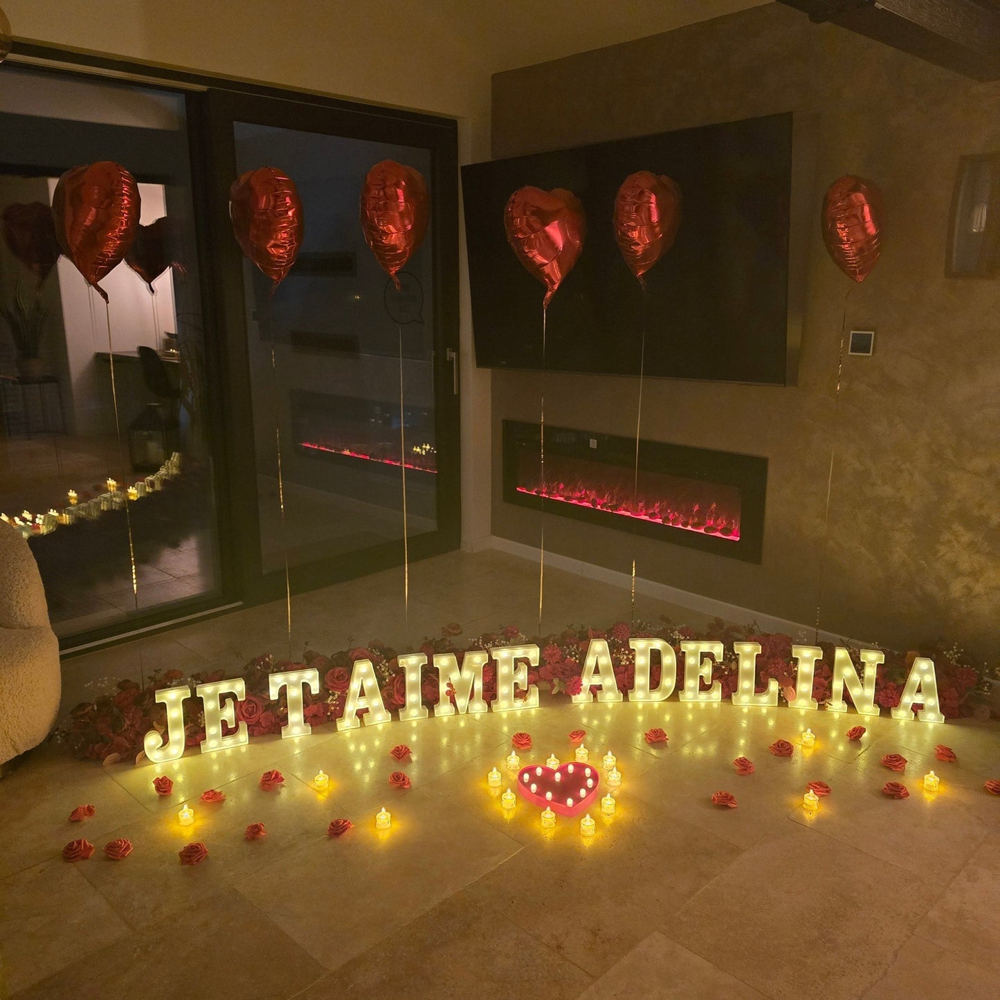 💘 La Déclaration : Mise en scène romantique personnalisable pour lui déclarer votre flamme