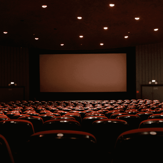 🎬 Privatisation d'une salle de cinéma avec un film vous mettant en scène
