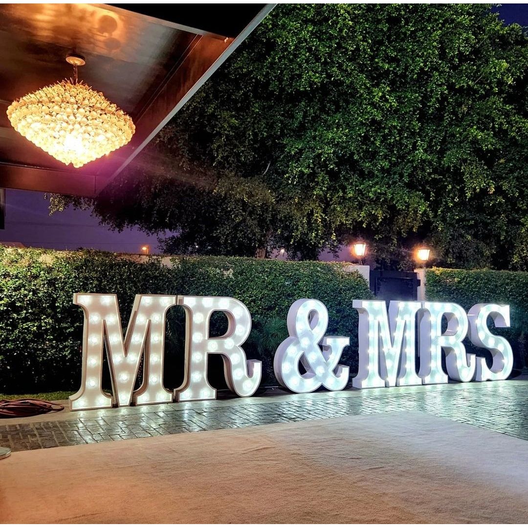 Pack : MR&MRS lettres LEDs RBG de 1m20 couleurs au choix