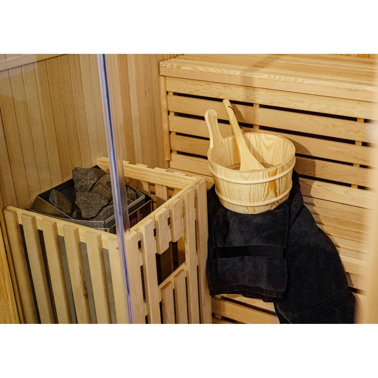 🛁🫧 Mise en scène romantique dans un loft privatif avec jacuzzi, sauna et hammam