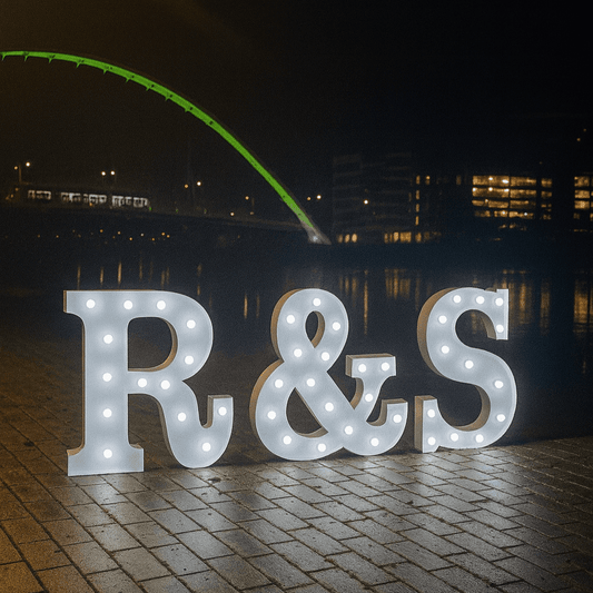 Pack : initiales lettres géantes de 1m20 en LEDs RGB couleurs au choix